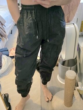 MILÉ Black Cargo Joggers | Lightweight